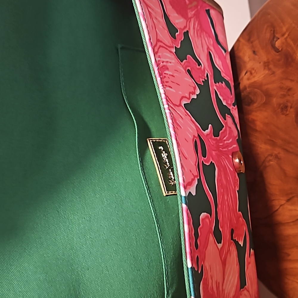 NEW Lilly Pulitzer clutch - Picture 2 of 4